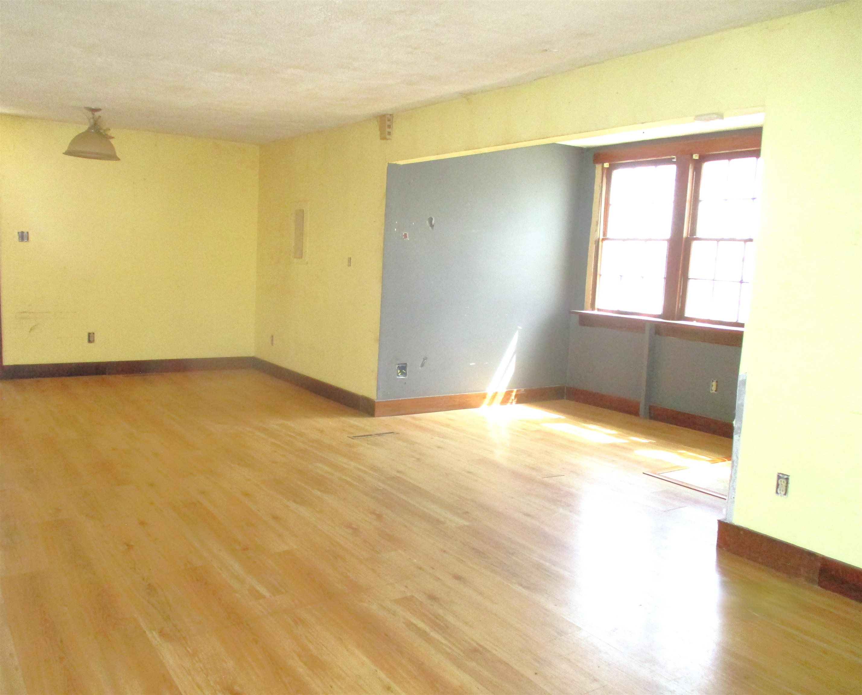 501 N Main St Property Photo 6