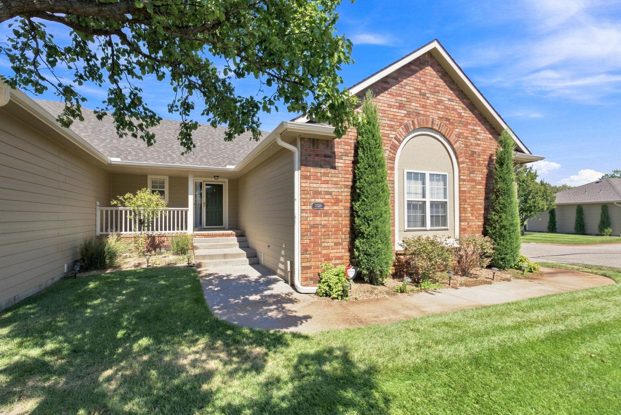 2339 N Lakeway Ct Property Photo 1