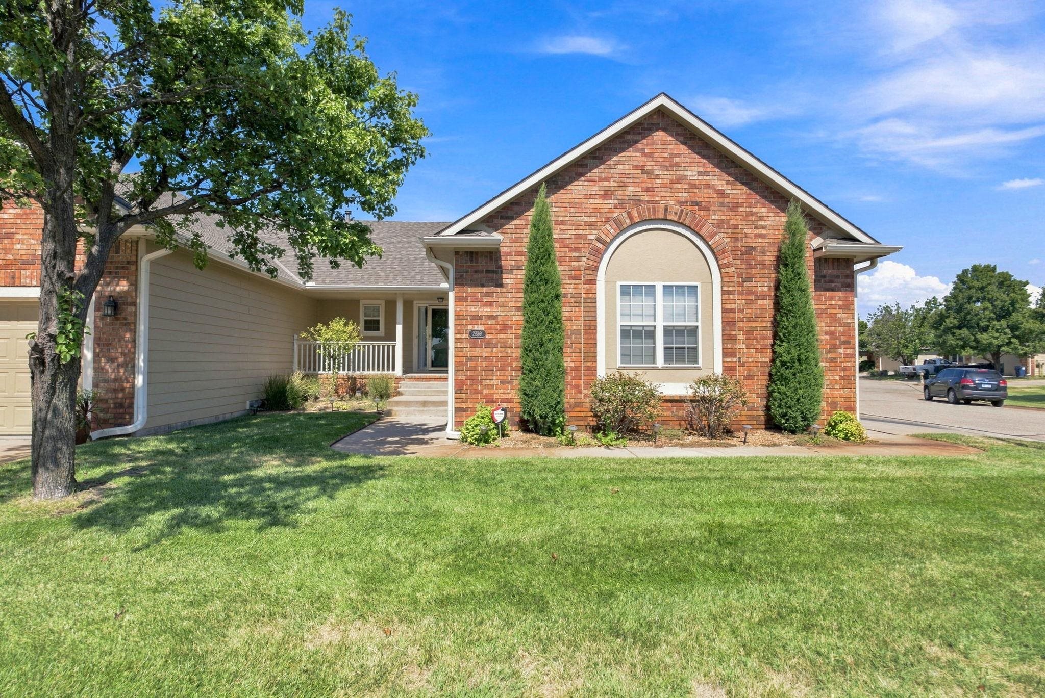 2339 N Lakeway Ct Property Photo 4