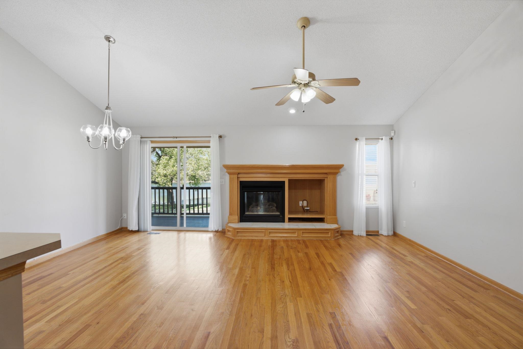 2339 N Lakeway Ct Property Photo 7
