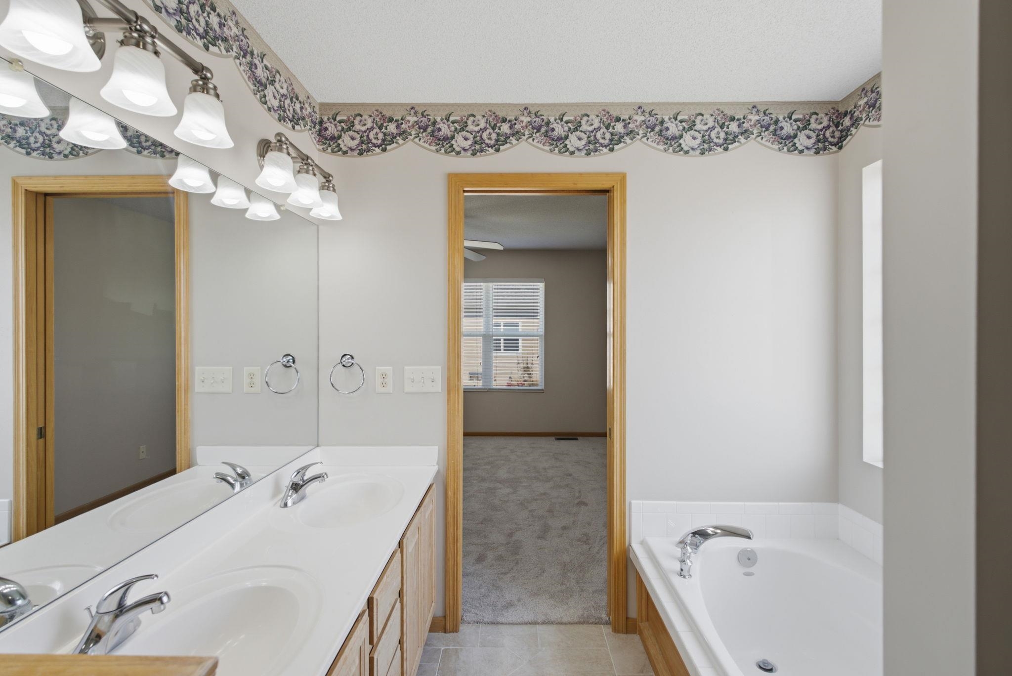 2339 N Lakeway Ct Property Photo 16