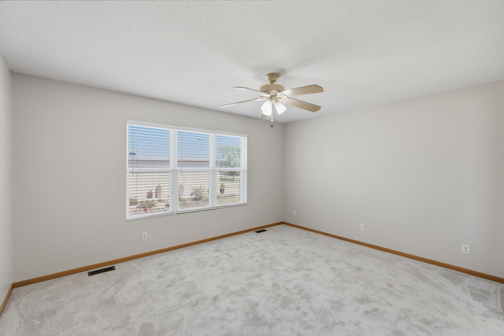 2339 N Lakeway Ct Property Photo 17