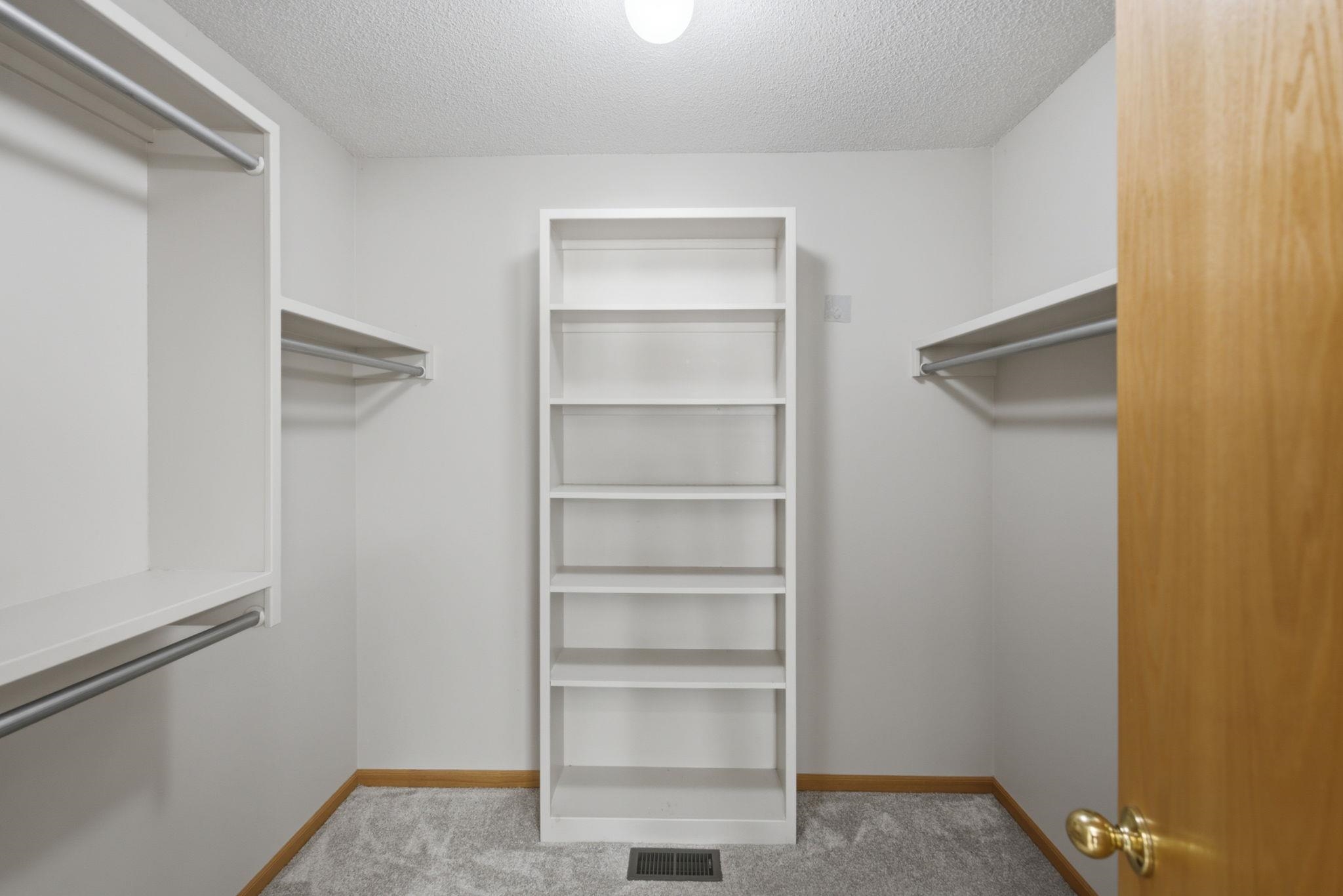 2339 N Lakeway Ct Property Photo 18