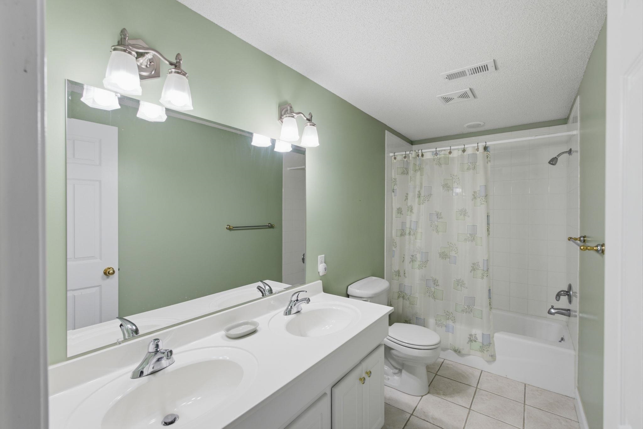 2339 N Lakeway Ct Property Photo 26