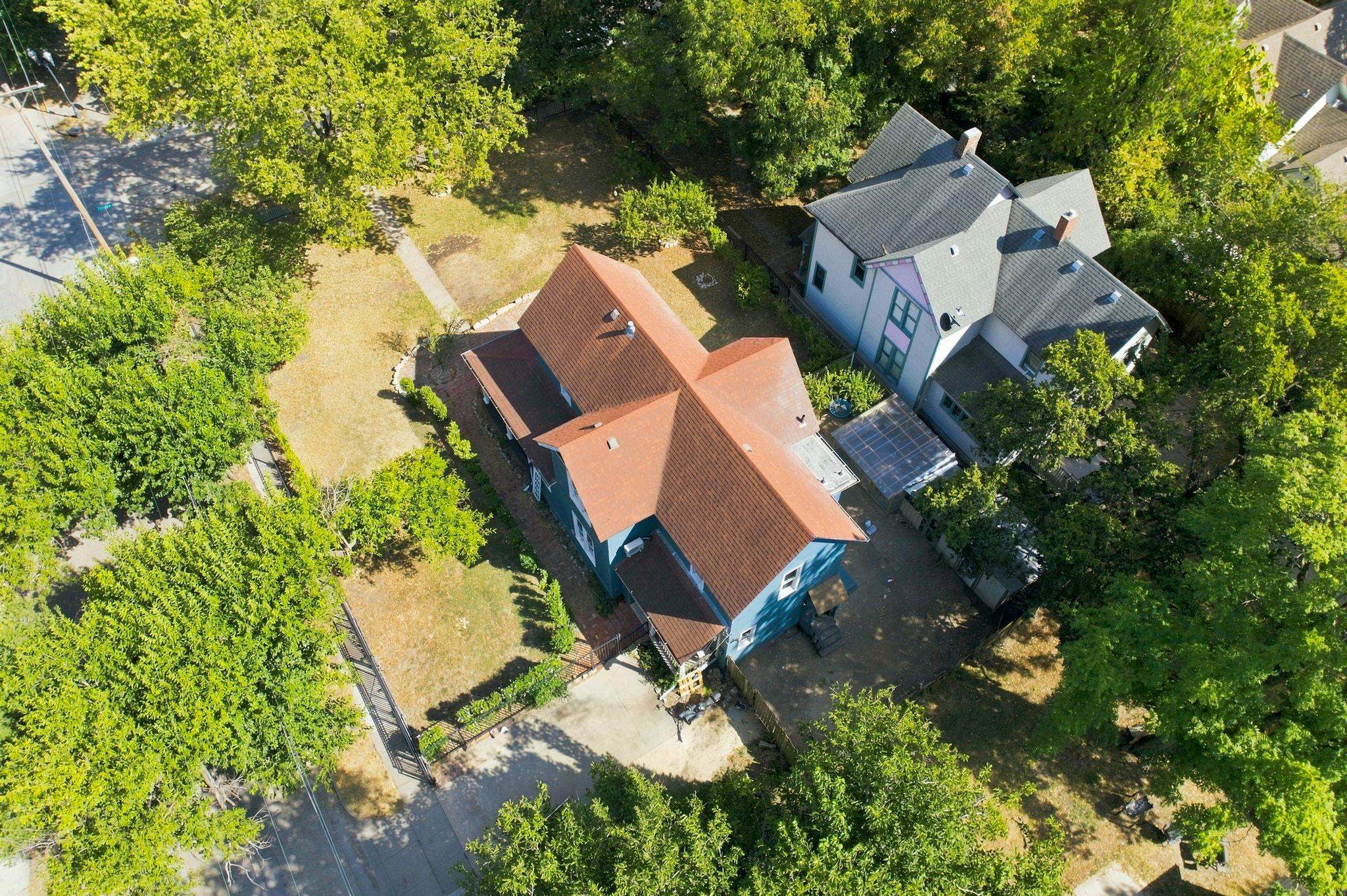 1557 N Fairview Ave Property Photo 31