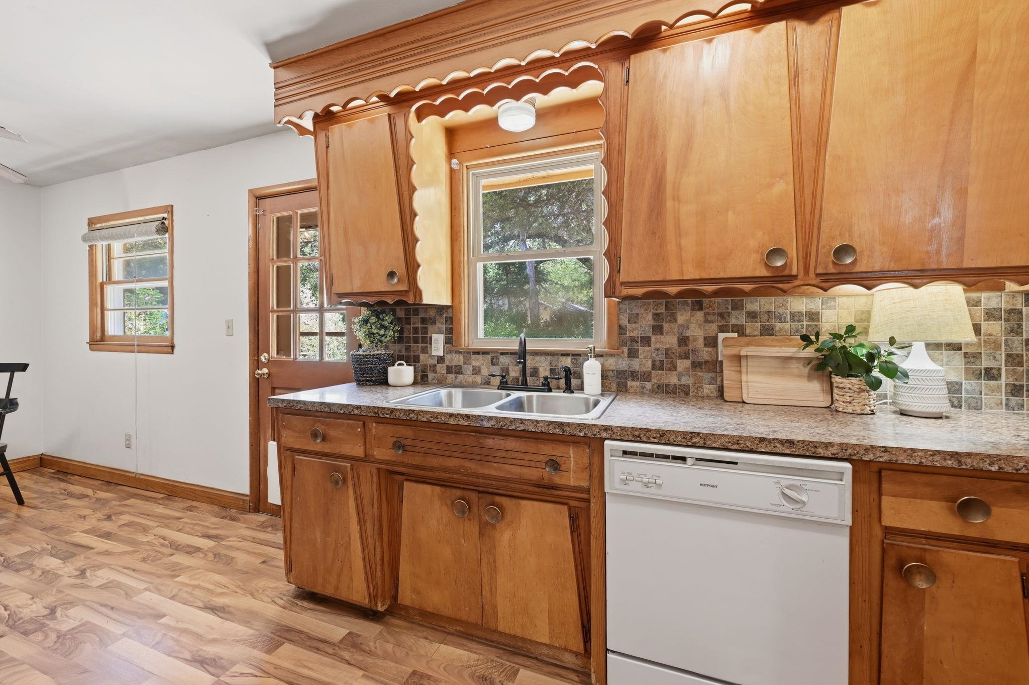 2114 S Chautauqua Property Photo 7