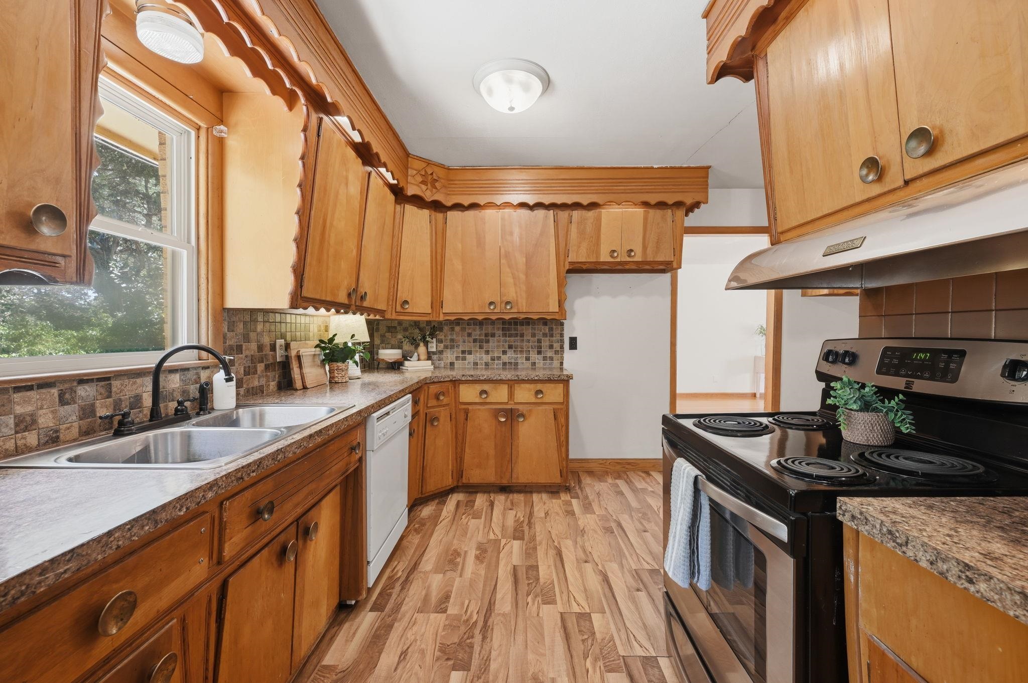 2114 S Chautauqua Property Photo 10