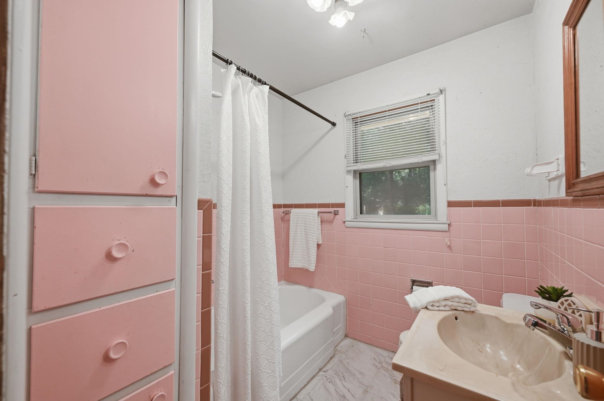 2114 S Chautauqua Property Photo 16
