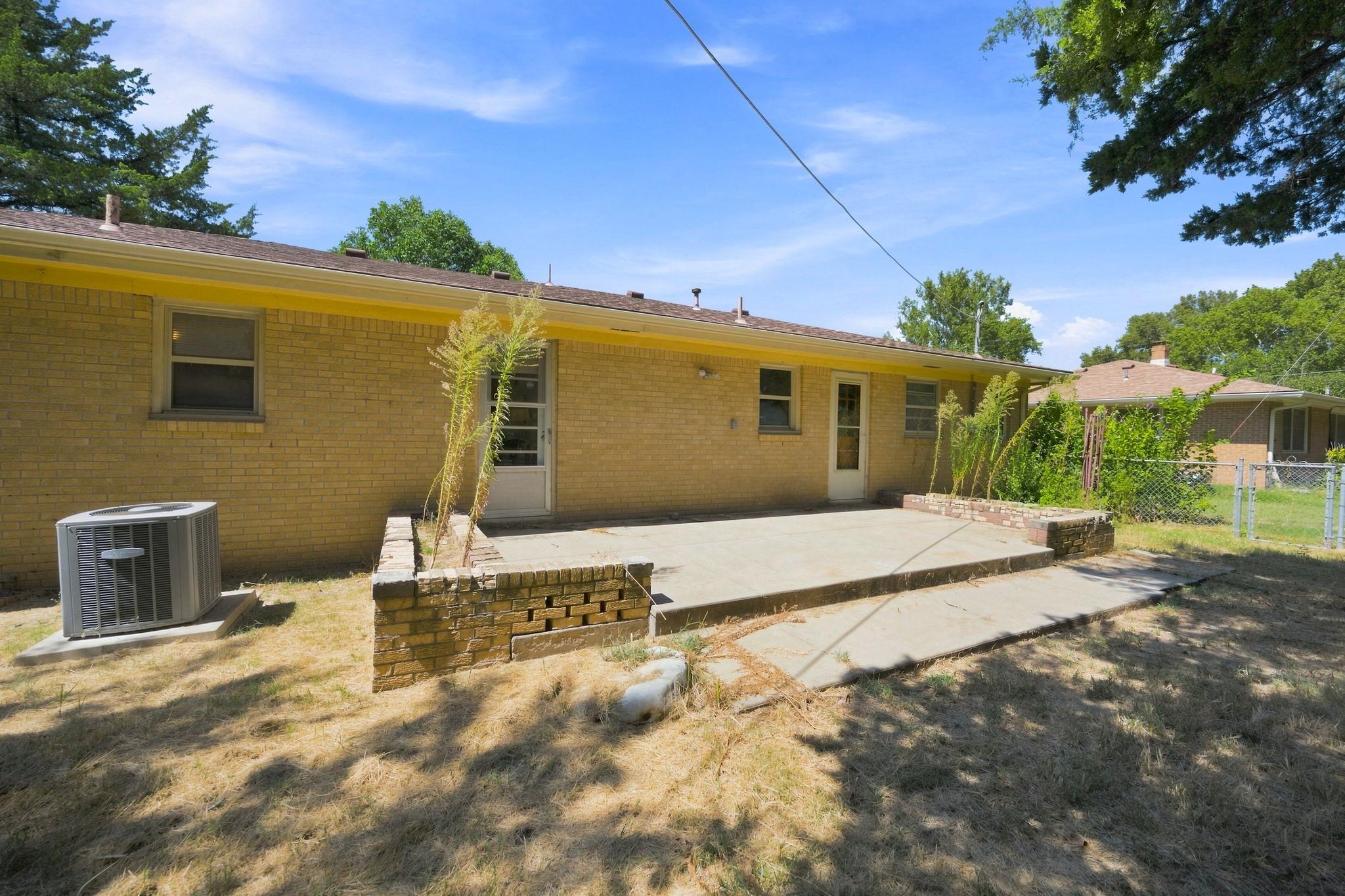 2114 S Chautauqua Property Photo 22