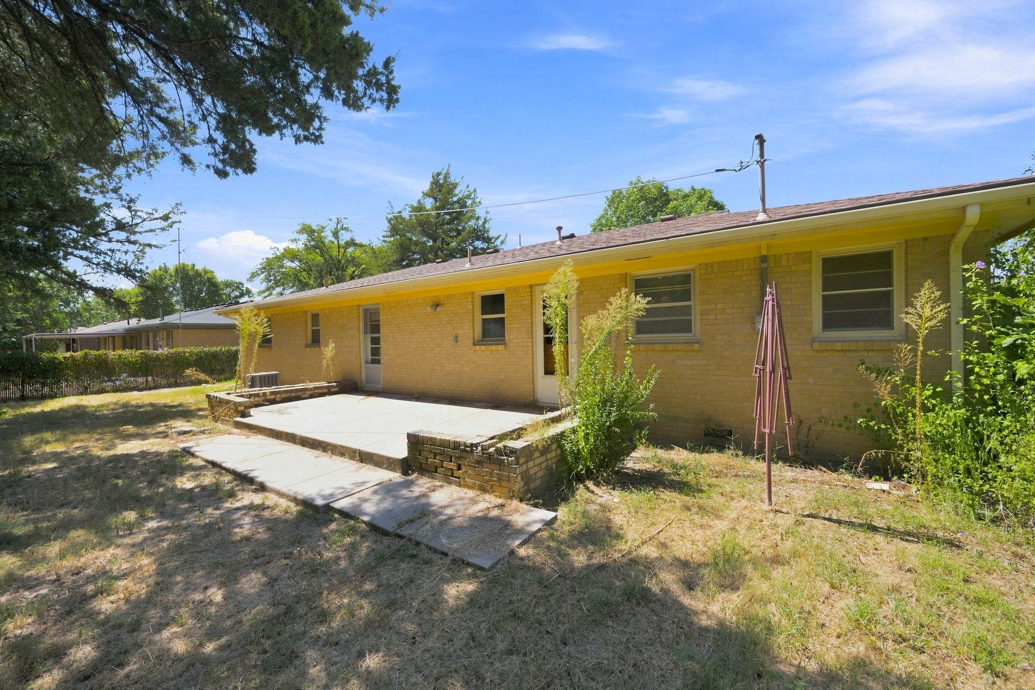 2114 S Chautauqua Property Photo 23