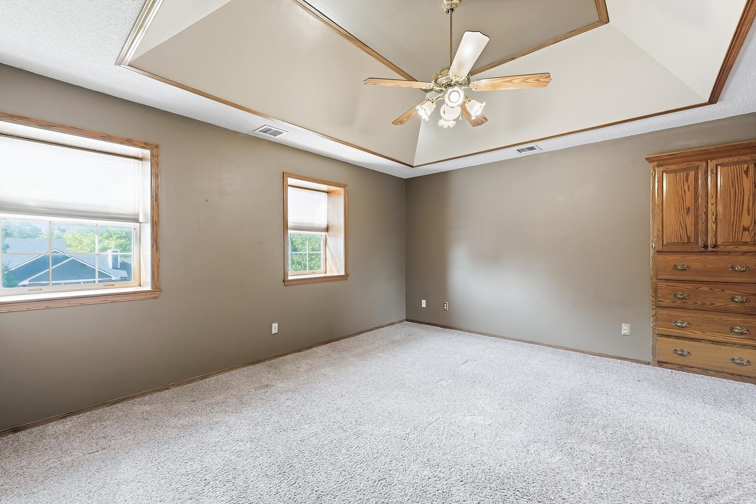 4 E 2nd Circle Property Photo 12