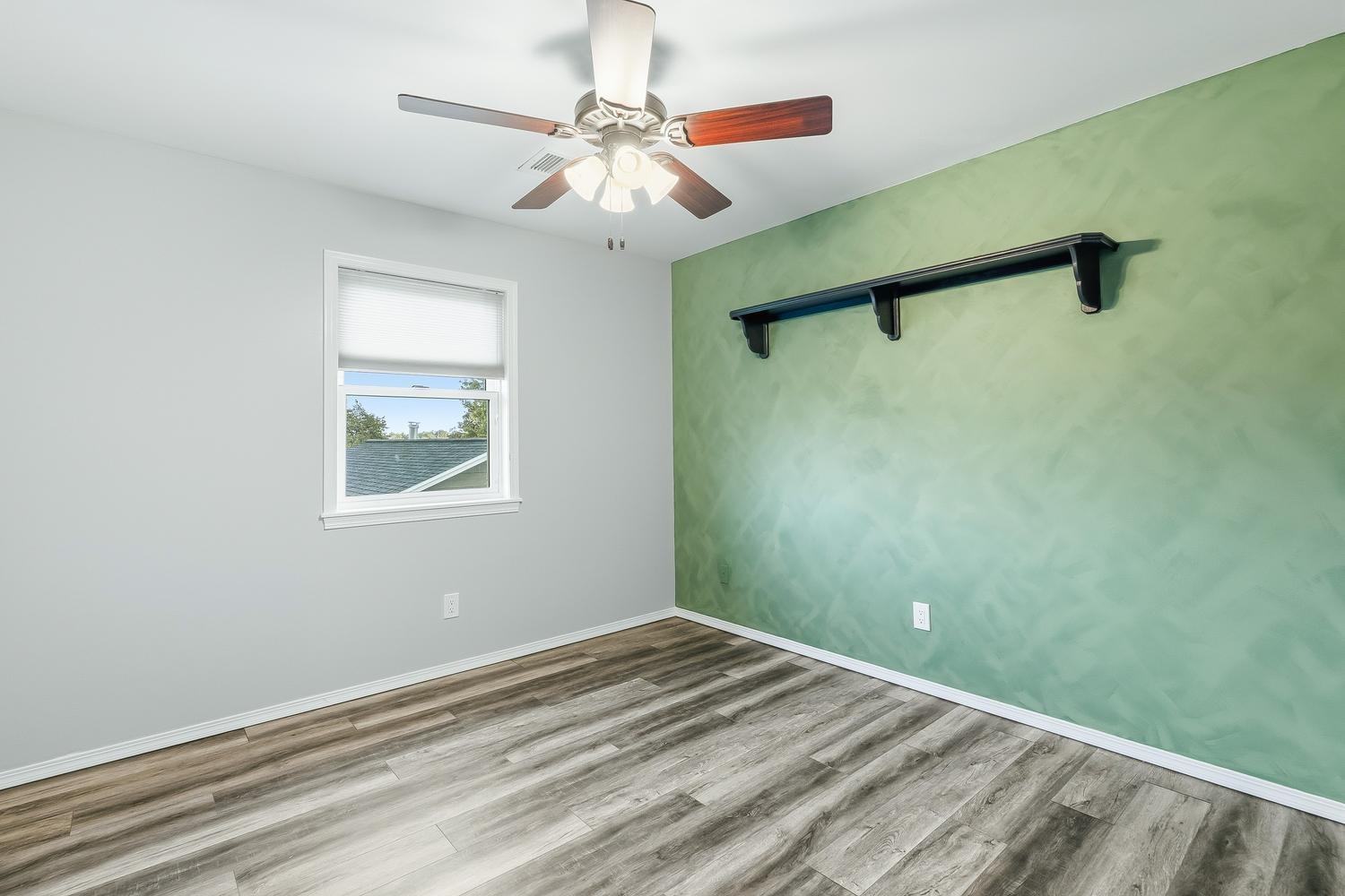4 E 2nd Circle Property Photo 16