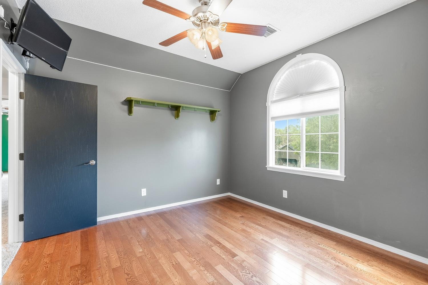 4 E 2nd Circle Property Photo 19