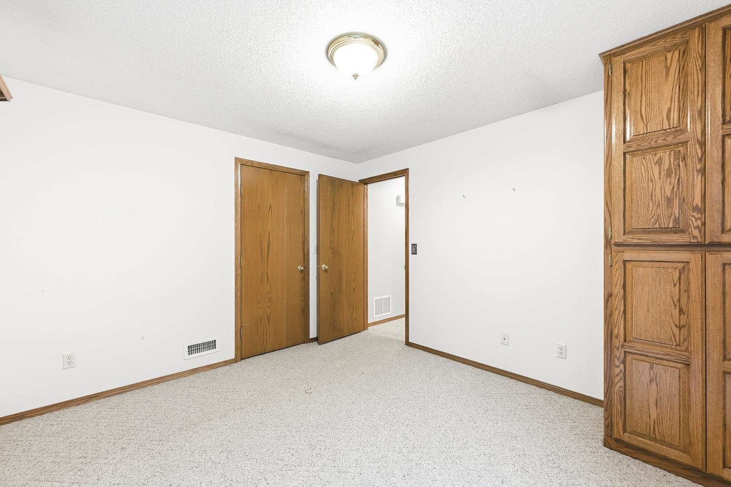 4 E 2nd Circle Property Photo 25