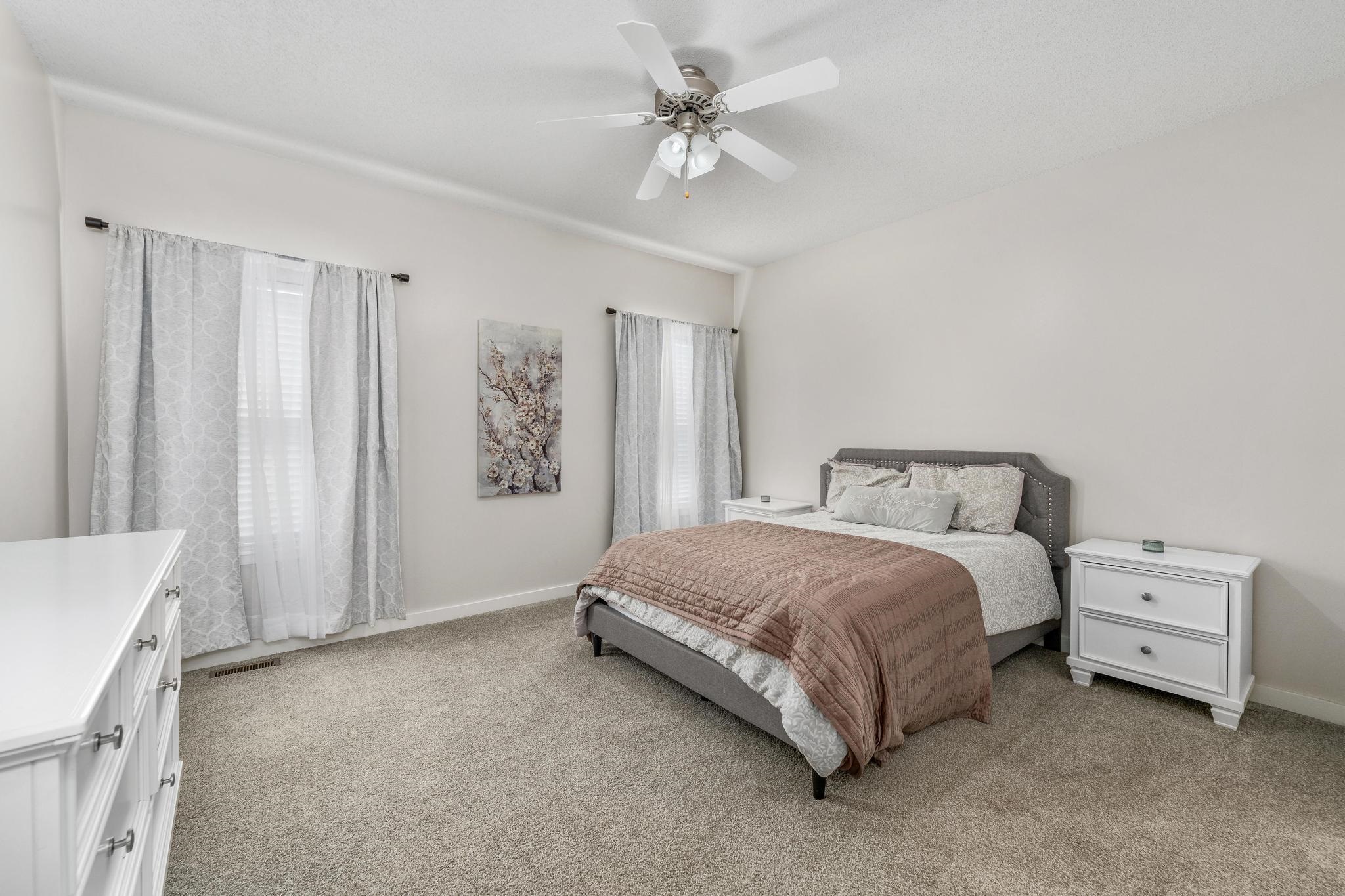 703 S Red Oaks Cir Property Photo 14