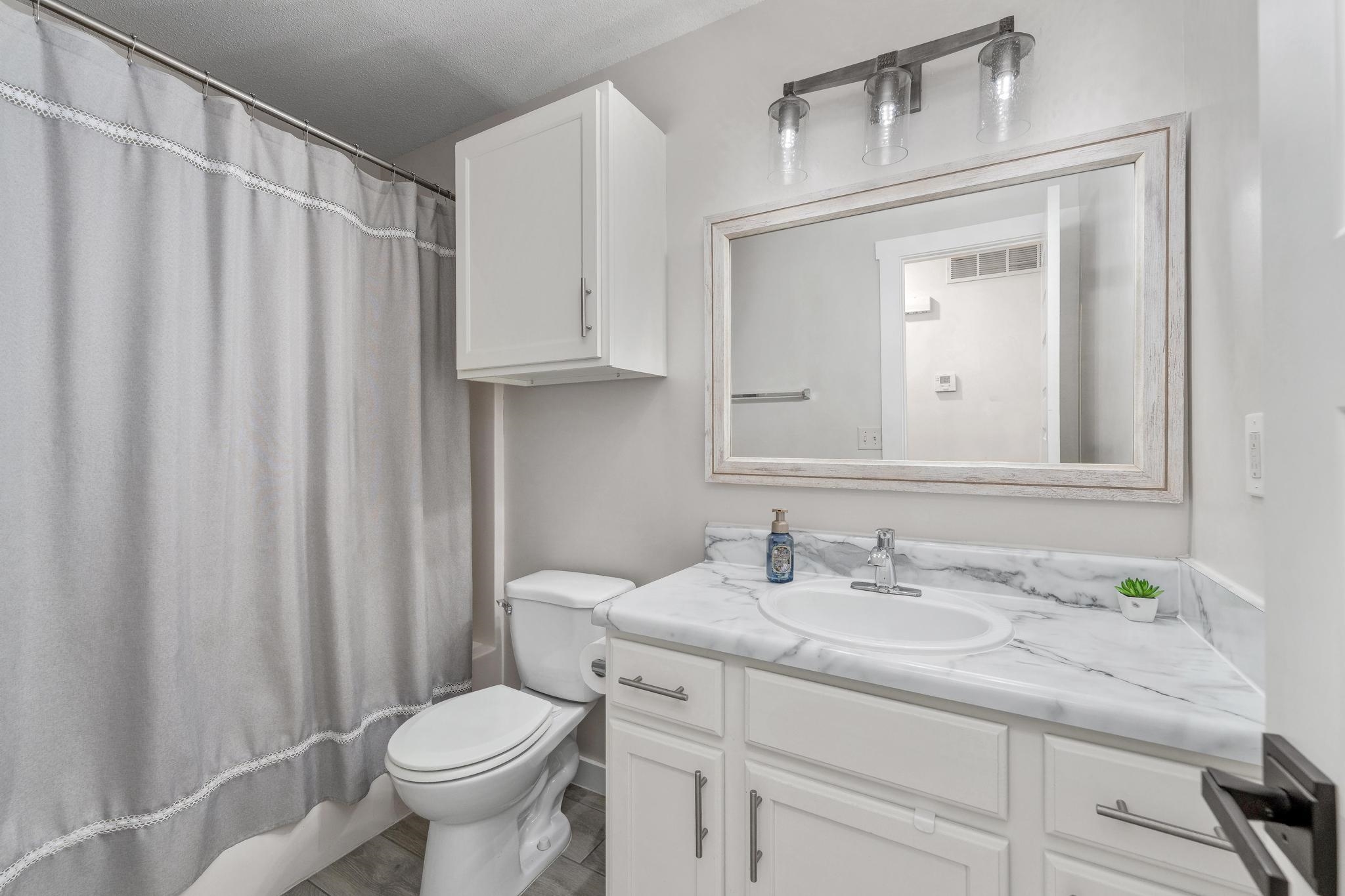 703 S Red Oaks Cir Property Photo 19