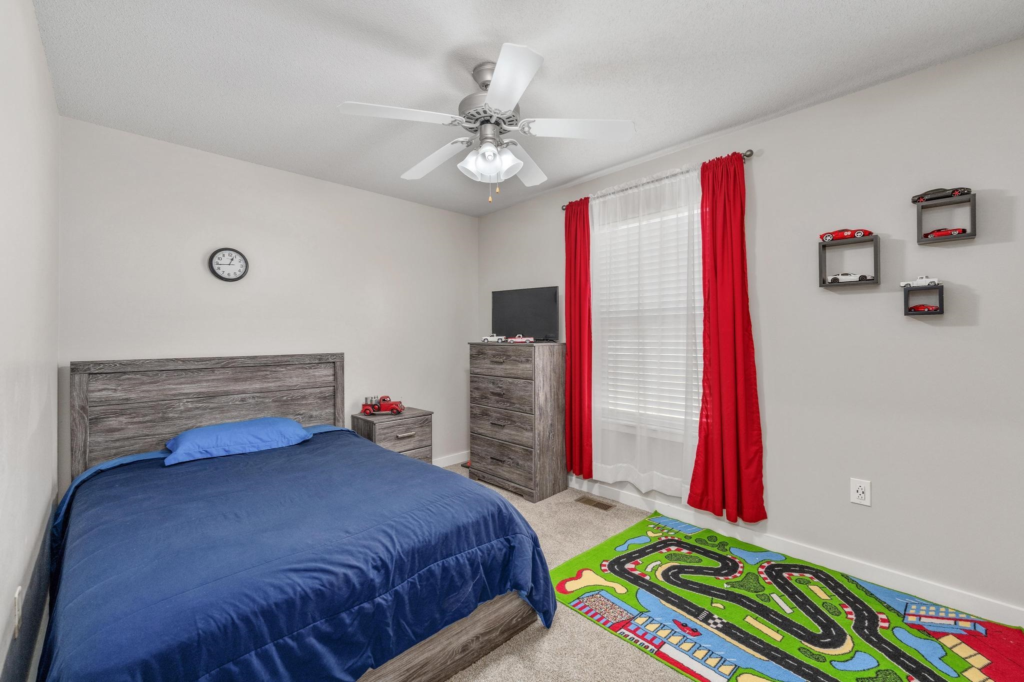 703 S Red Oaks Cir Property Photo 20