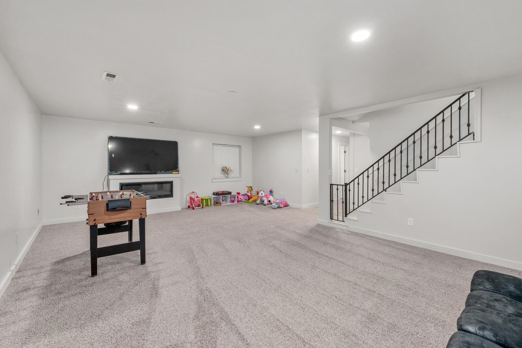703 S Red Oaks Cir Property Photo 21