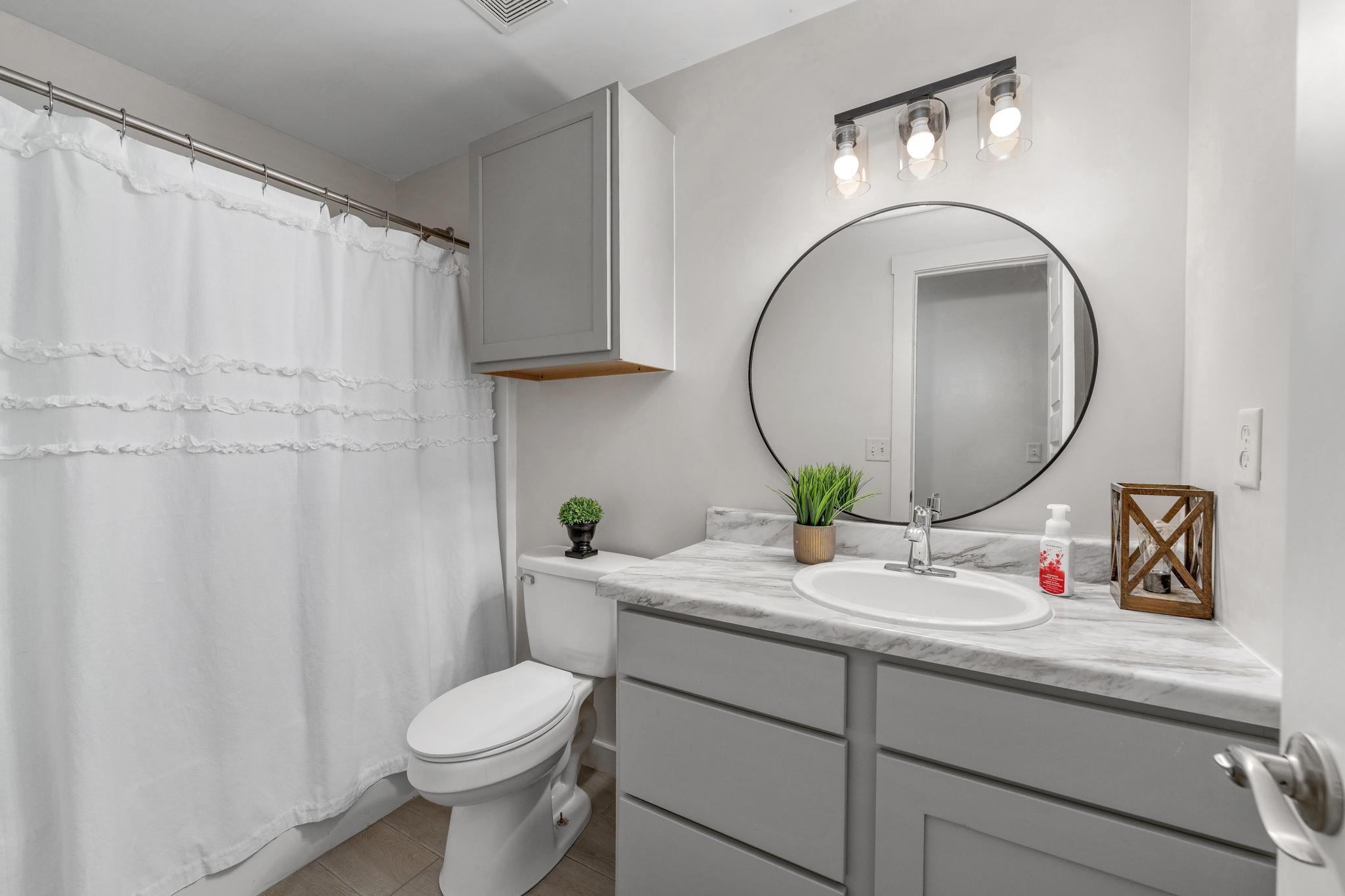 703 S Red Oaks Cir Property Photo 24