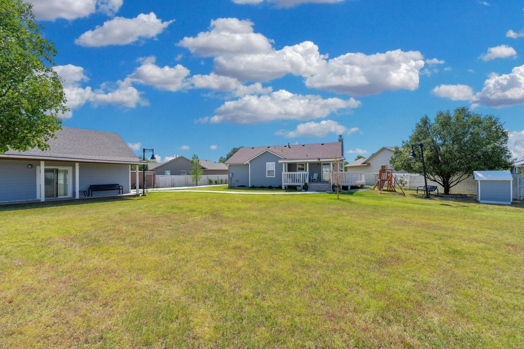 703 S Red Oaks Cir Property Photo 29