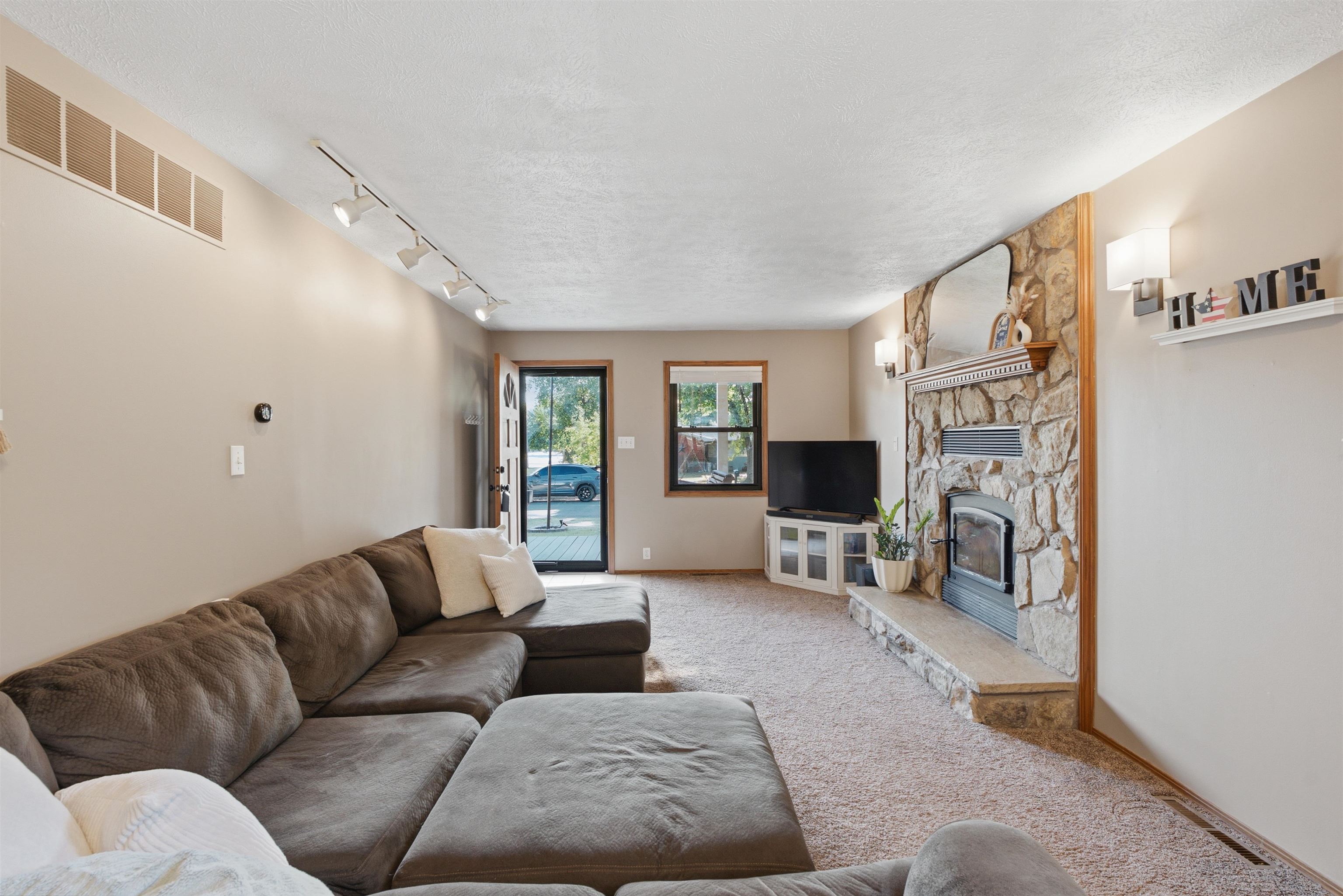 501 S Opal Property Photo 3