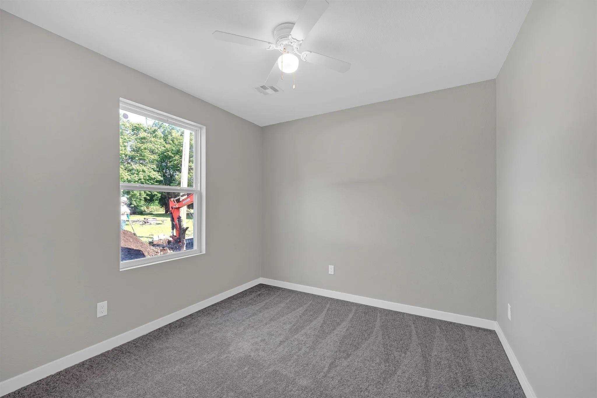 718 E Jackson Property Photo 6