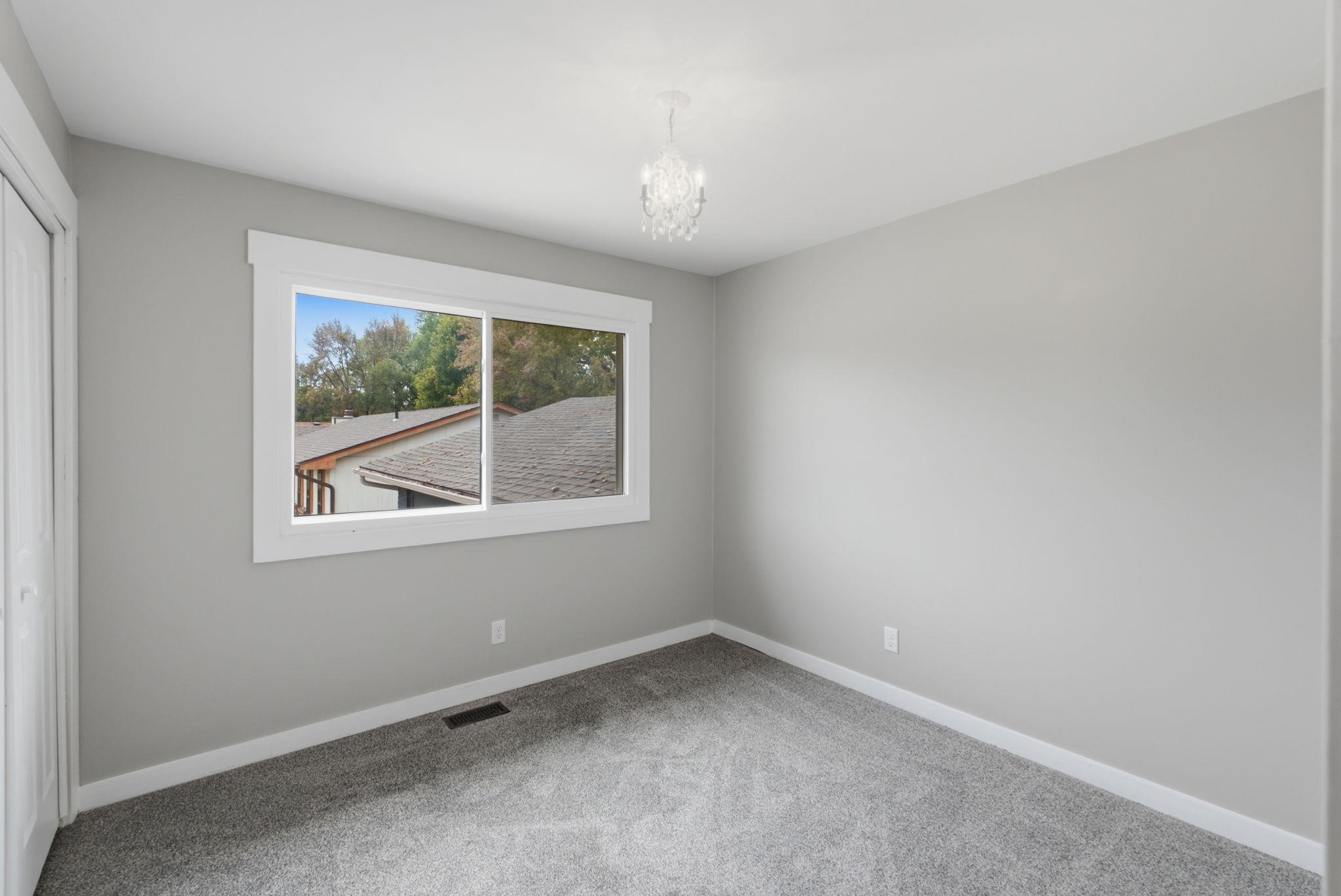 4565 N Hillcrest Property Photo 17