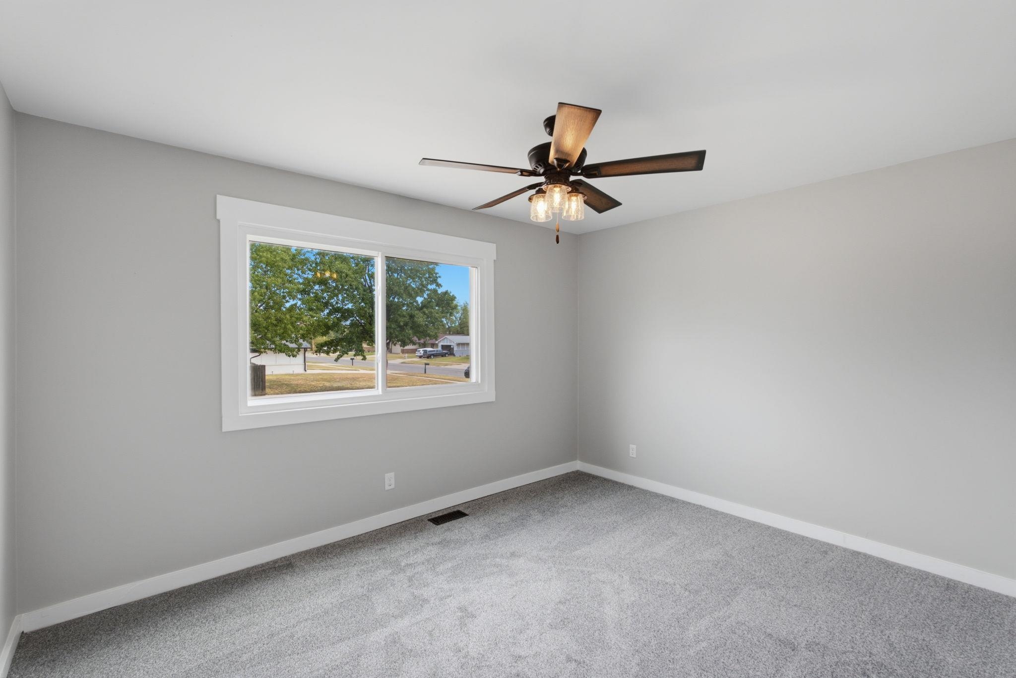 4565 N Hillcrest Property Photo 18