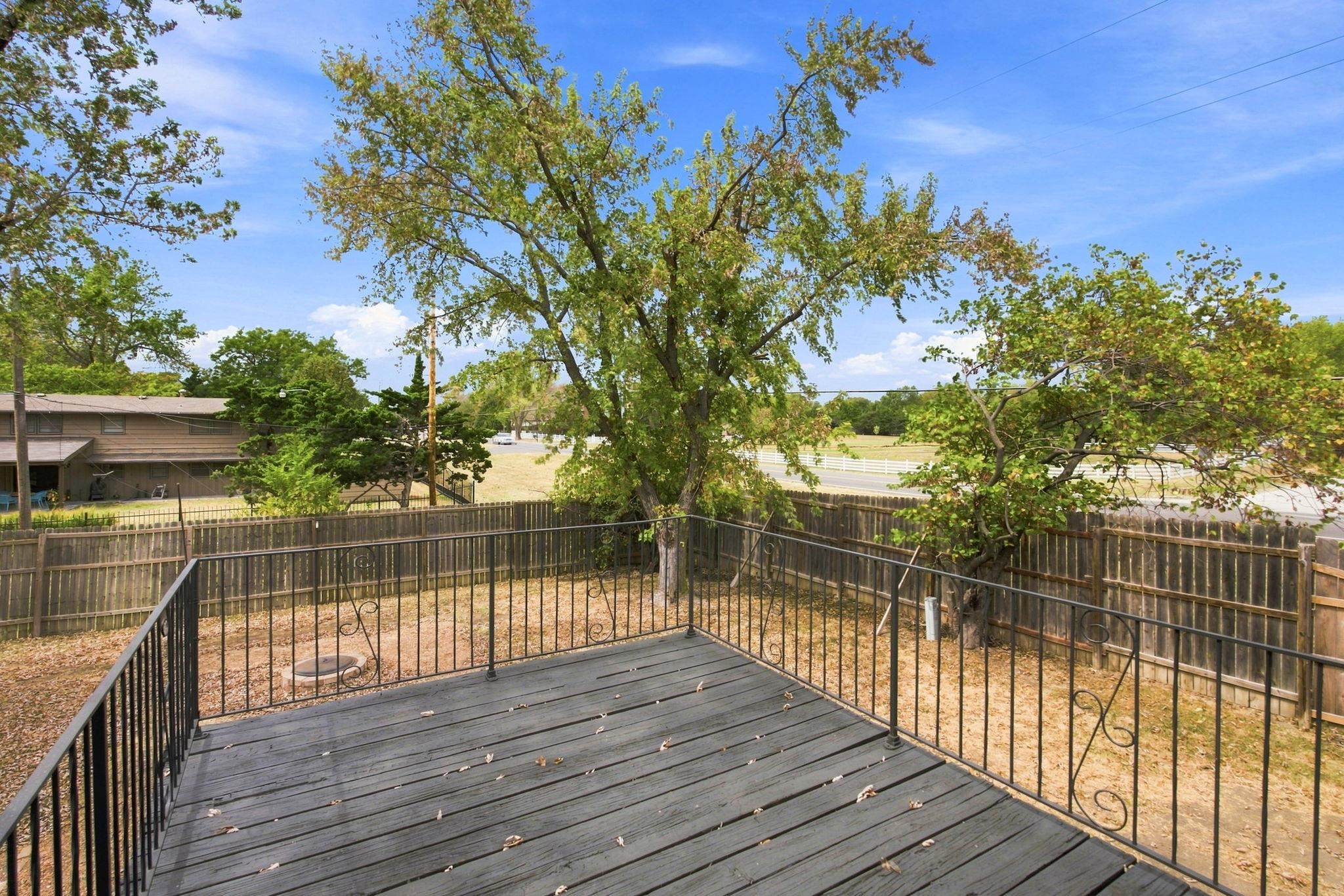 4565 N Hillcrest Property Photo 28