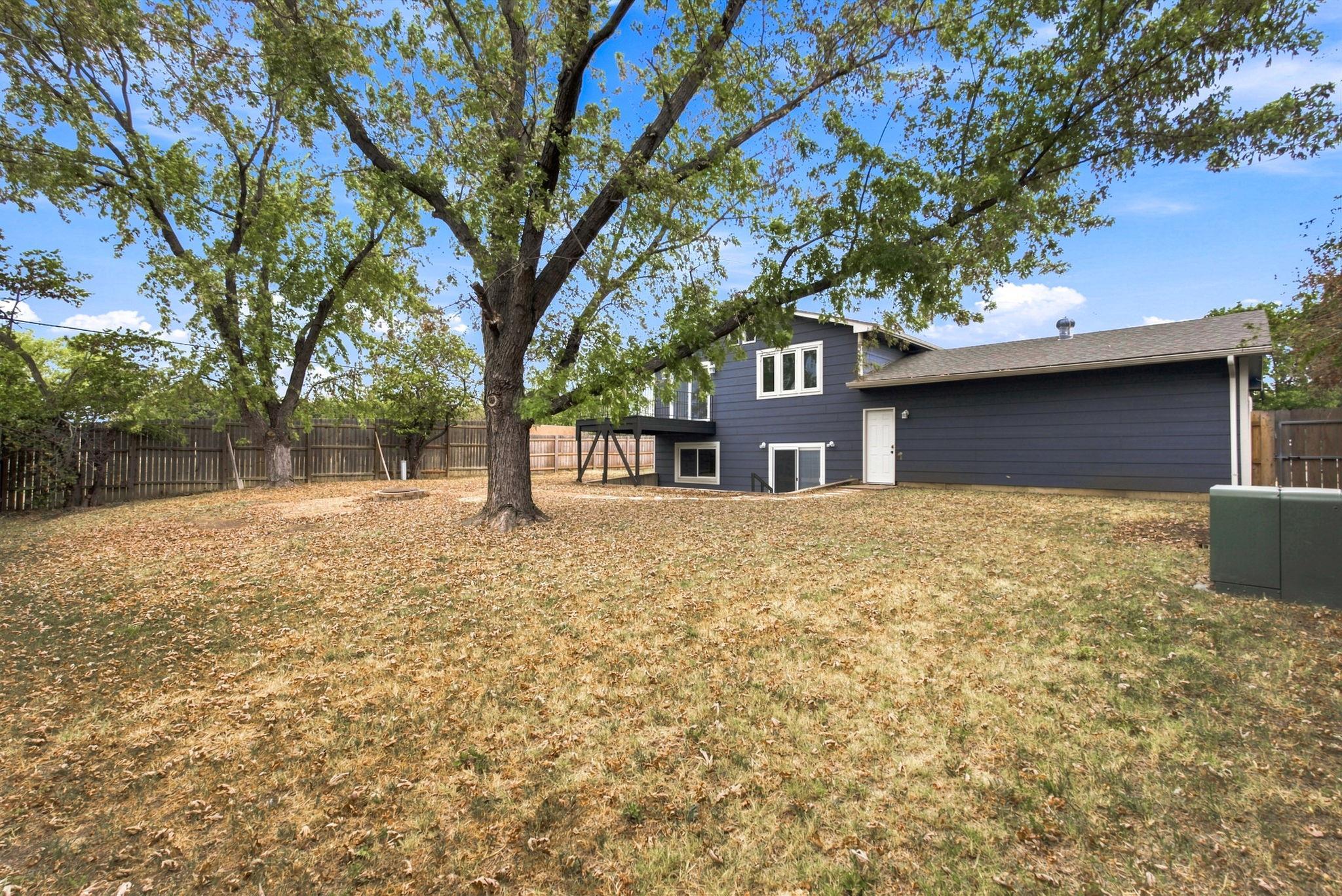 4565 N Hillcrest Property Photo 32