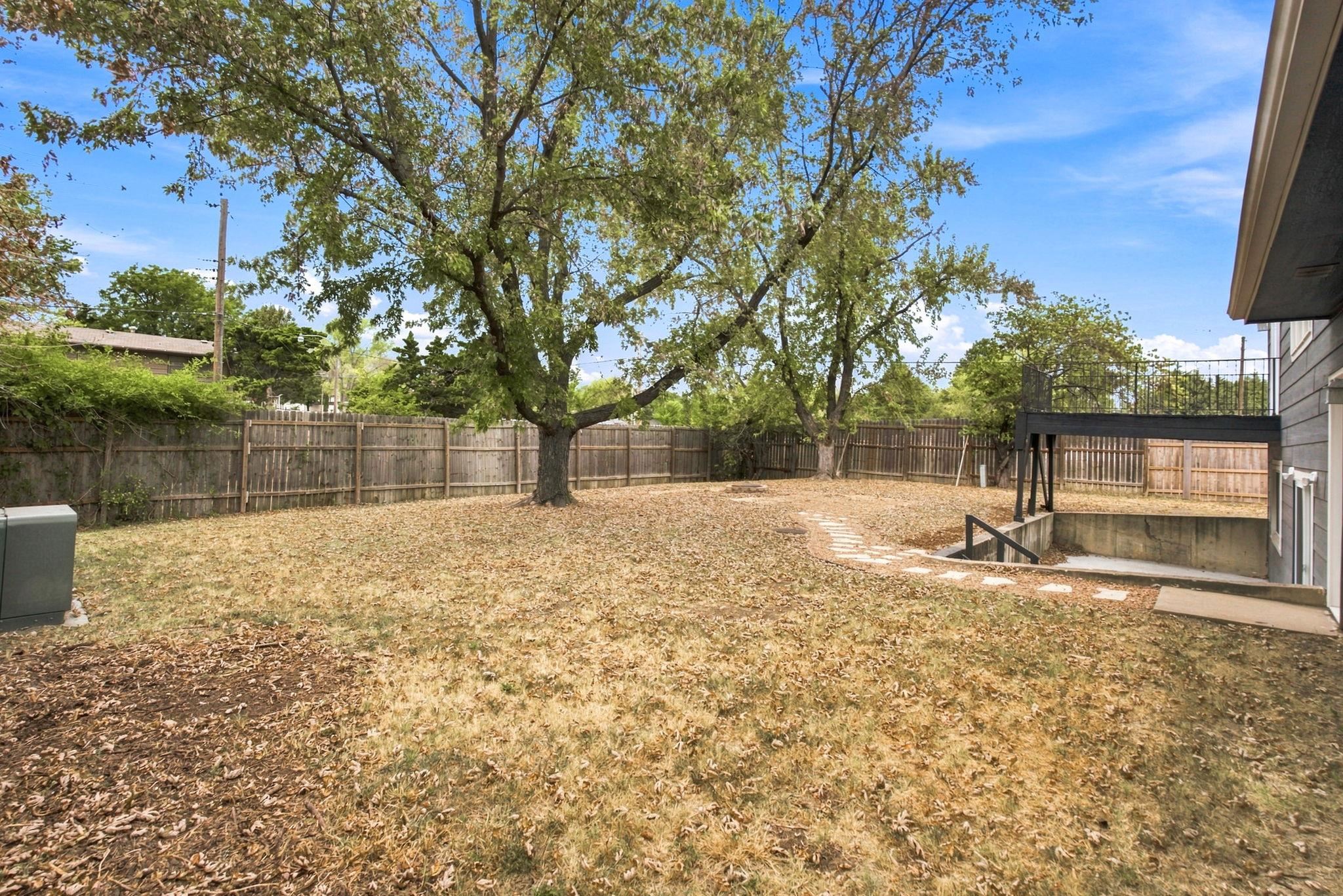 4565 N Hillcrest Property Photo 33