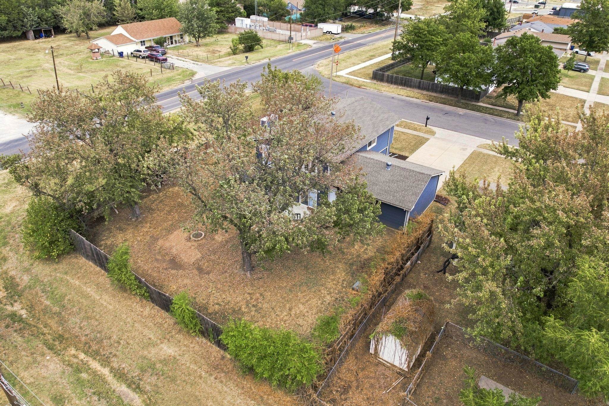4565 N Hillcrest Property Photo 36