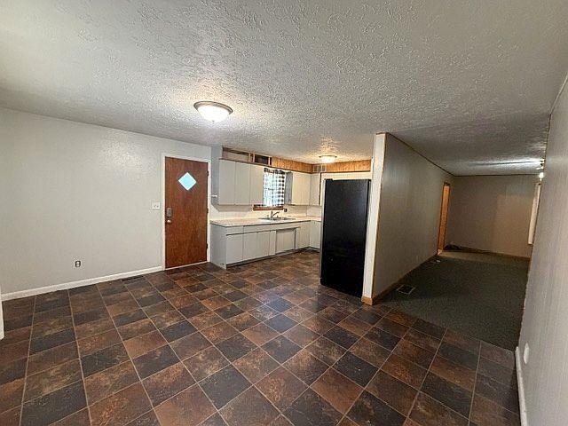 309 N Stark St Property Photo 2