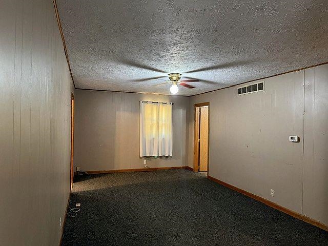 309 N Stark St Property Photo 7