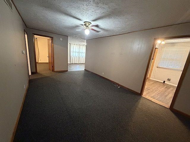 309 N Stark St Property Photo 9