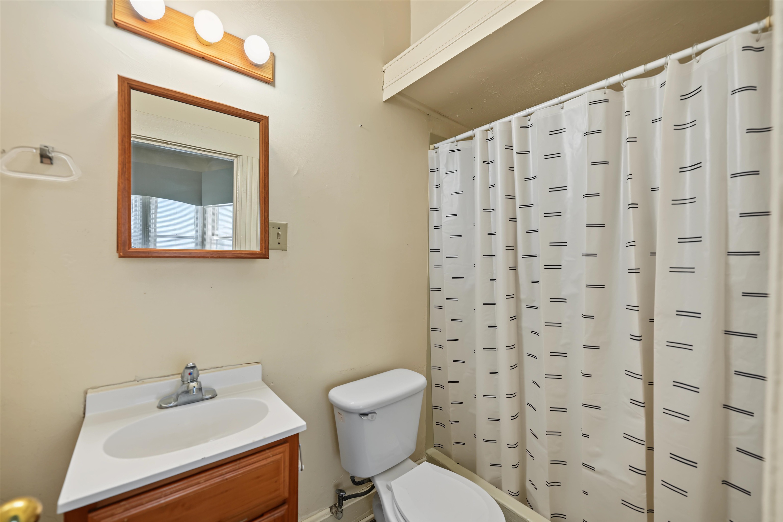 109 S Front St Property Photo 6