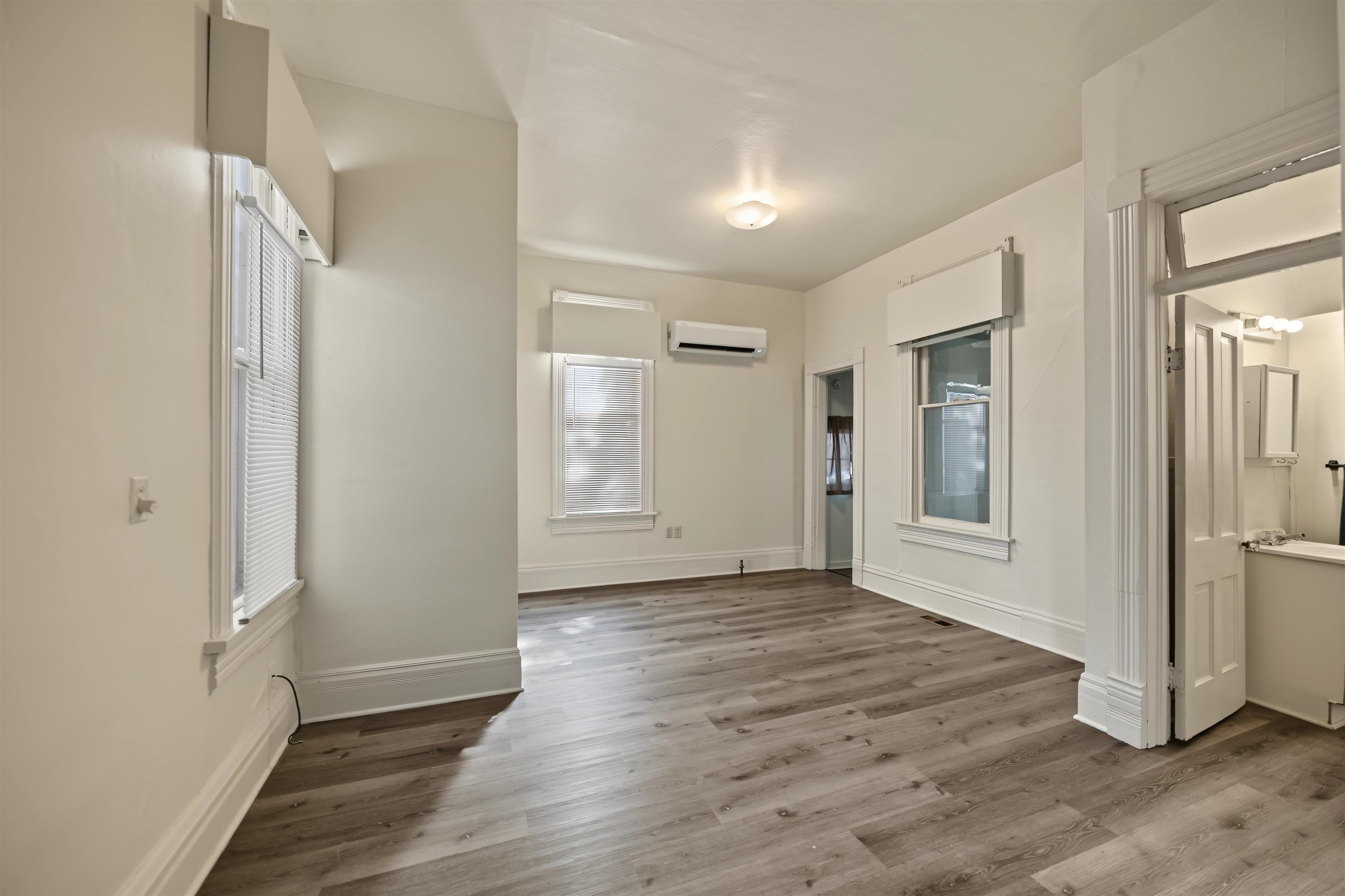 109 S Front St Property Photo 14