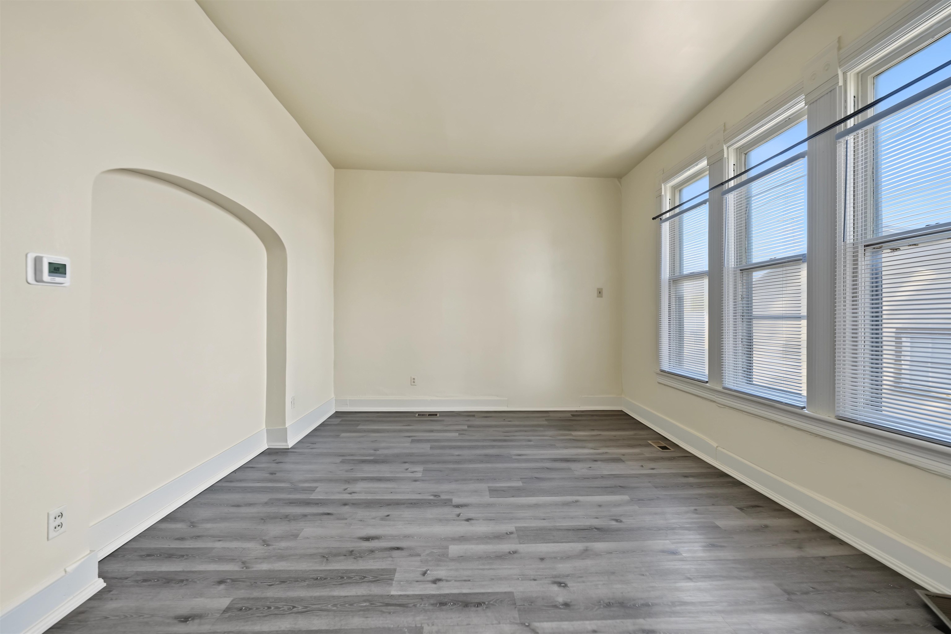 109 S Front St Property Photo 18