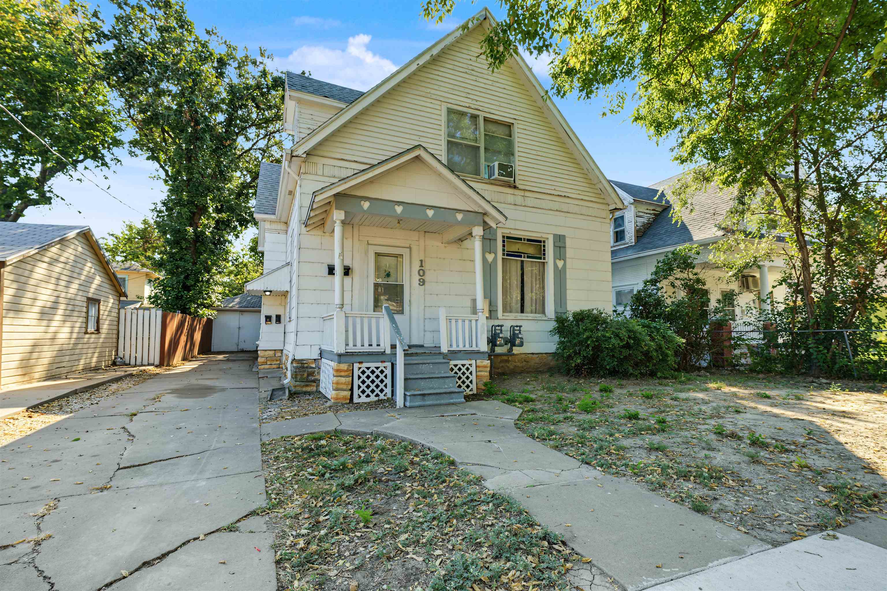 109 S Front St Property Photo 26