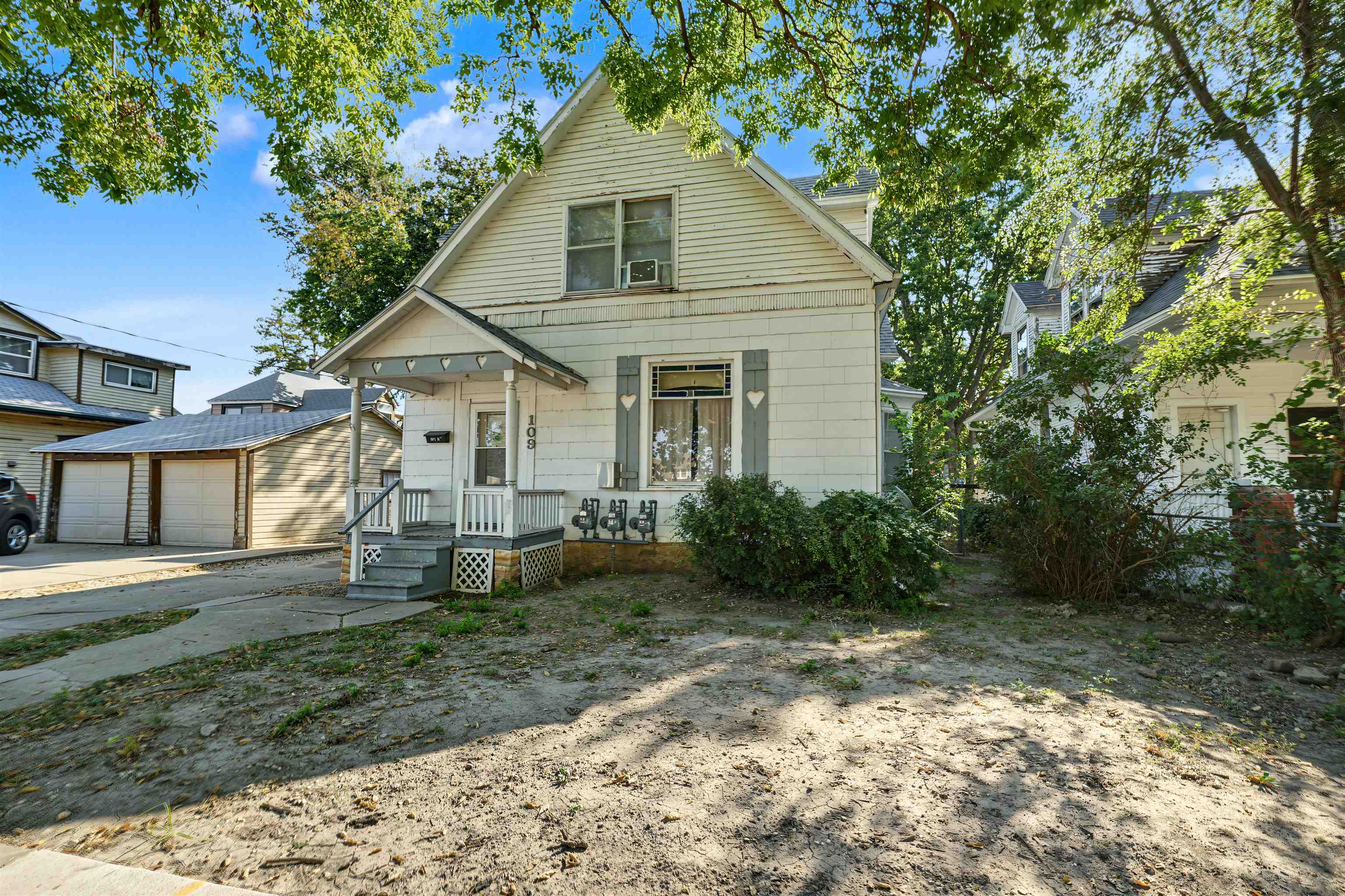 109 S Front St Property Photo 28