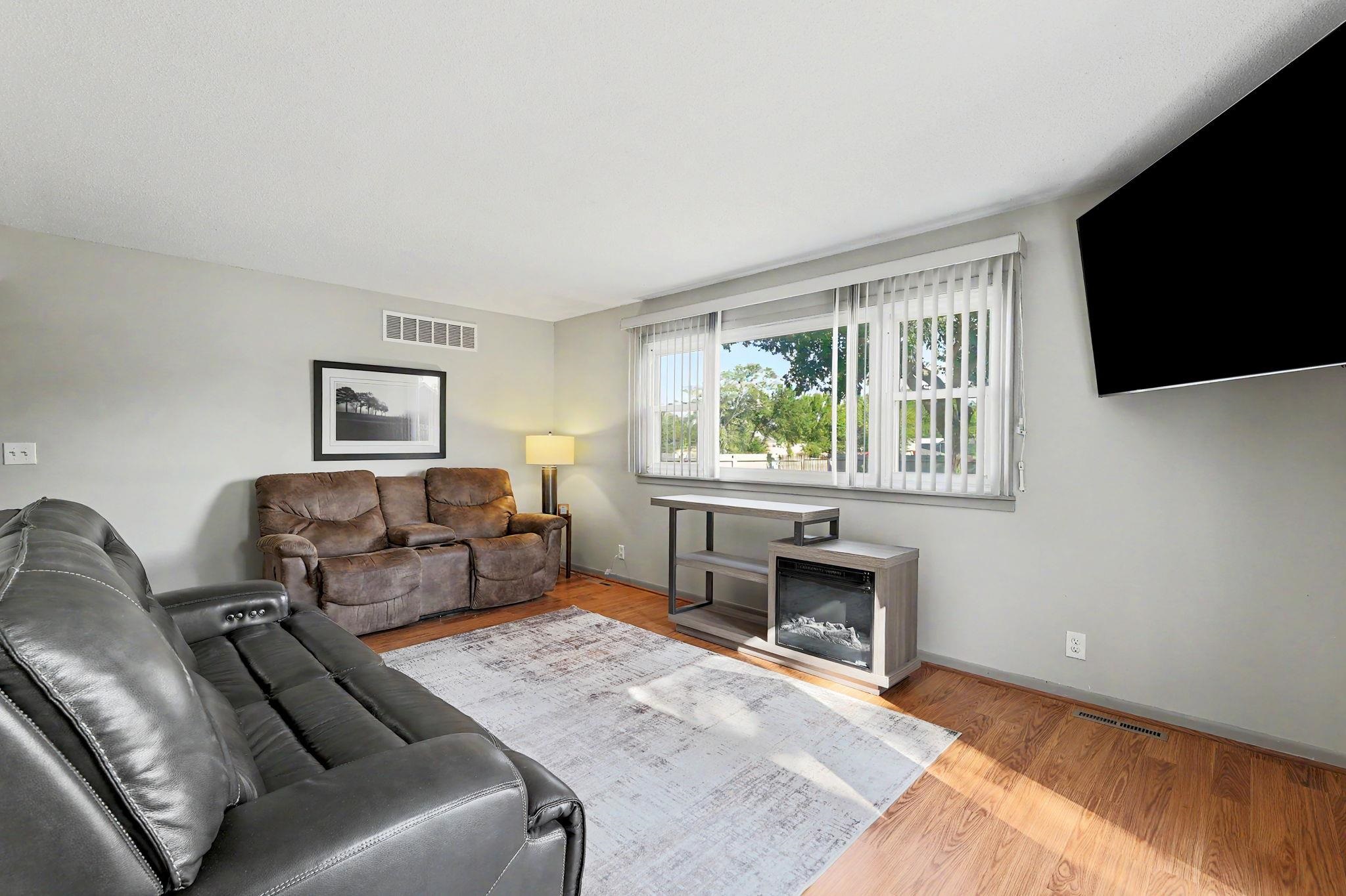 11310 W Macarthur Ave Property Photo 10