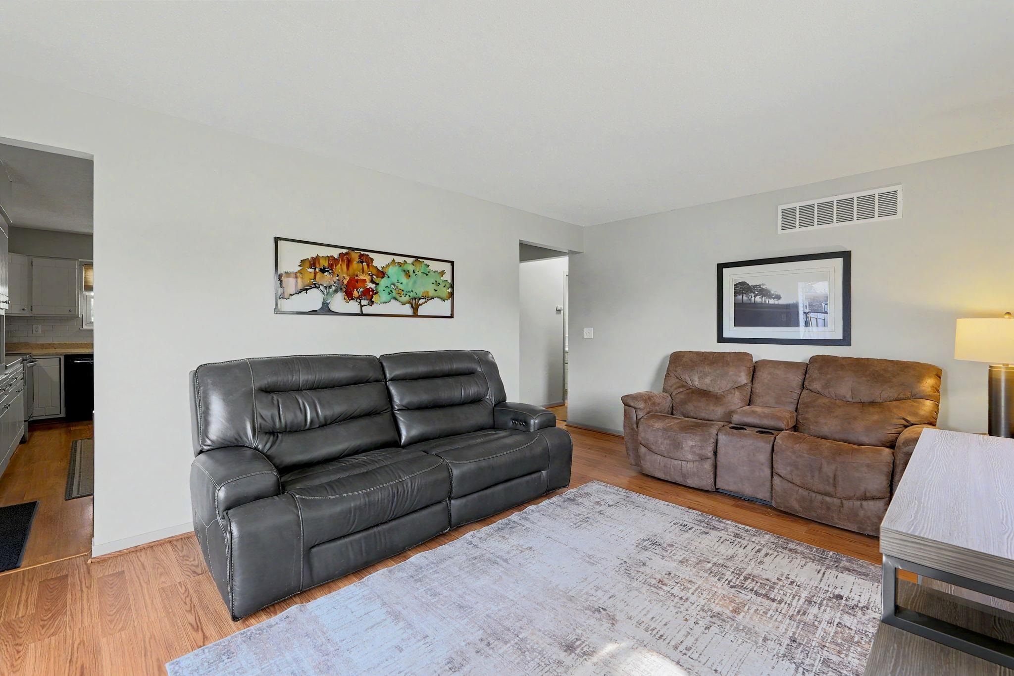 11310 W Macarthur Ave Property Photo 12