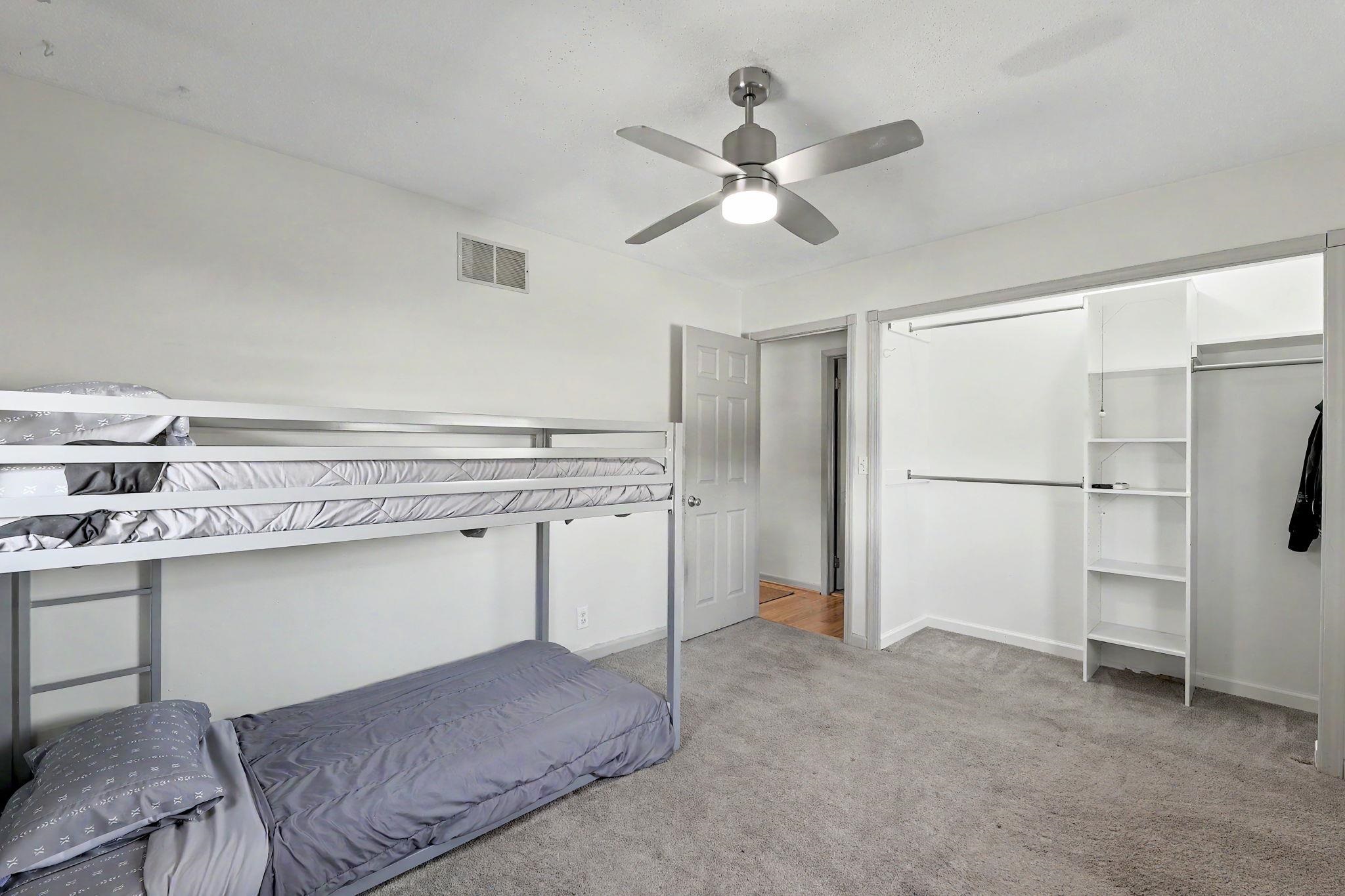 11310 W Macarthur Ave Property Photo 17