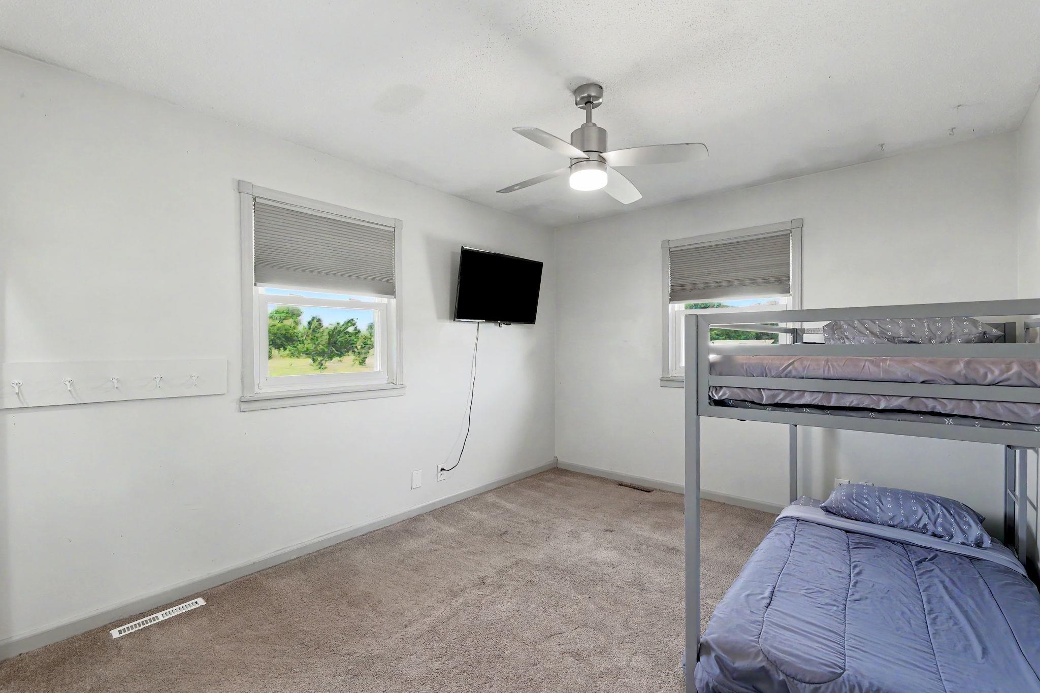 11310 W Macarthur Ave Property Photo 18