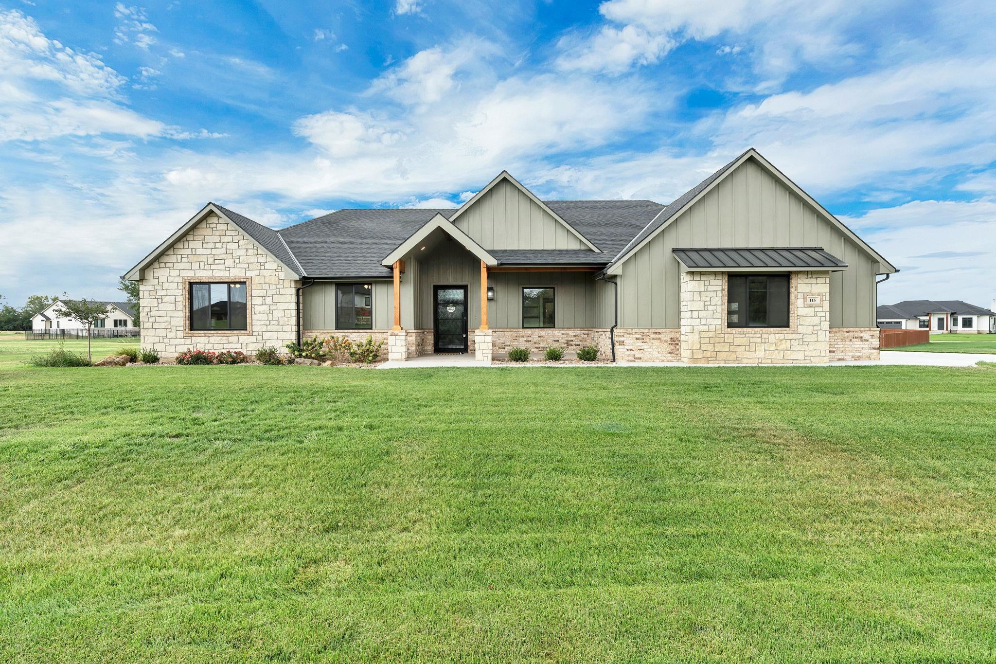 115 N Estes St Property Photo 1