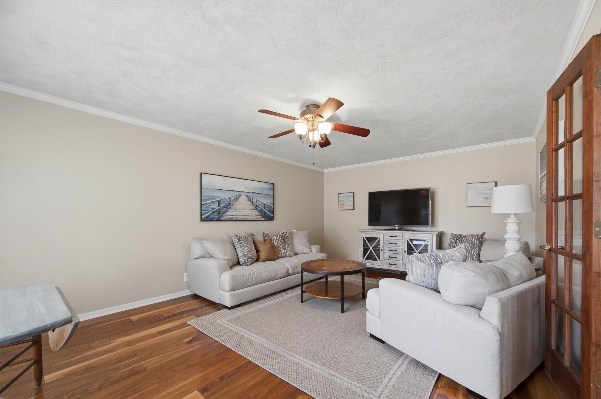 14321 W Taft Property Photo 9