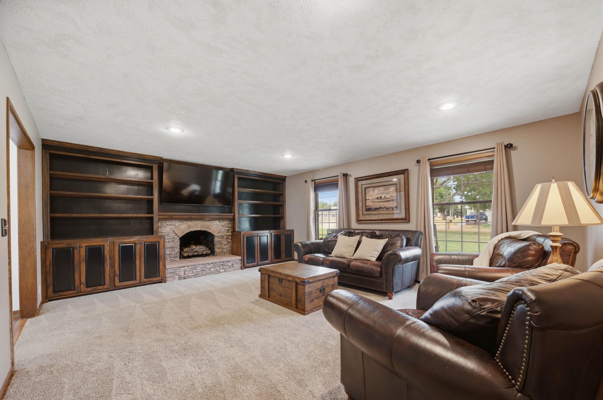 14321 W Taft Property Photo 10