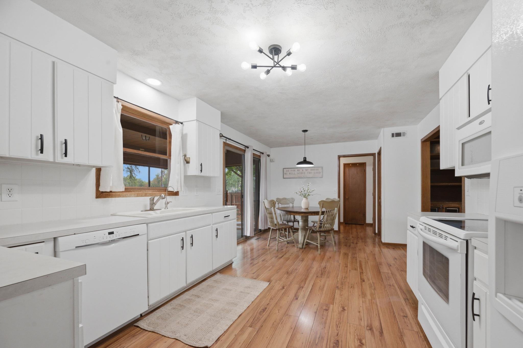 14321 W Taft Property Photo 14
