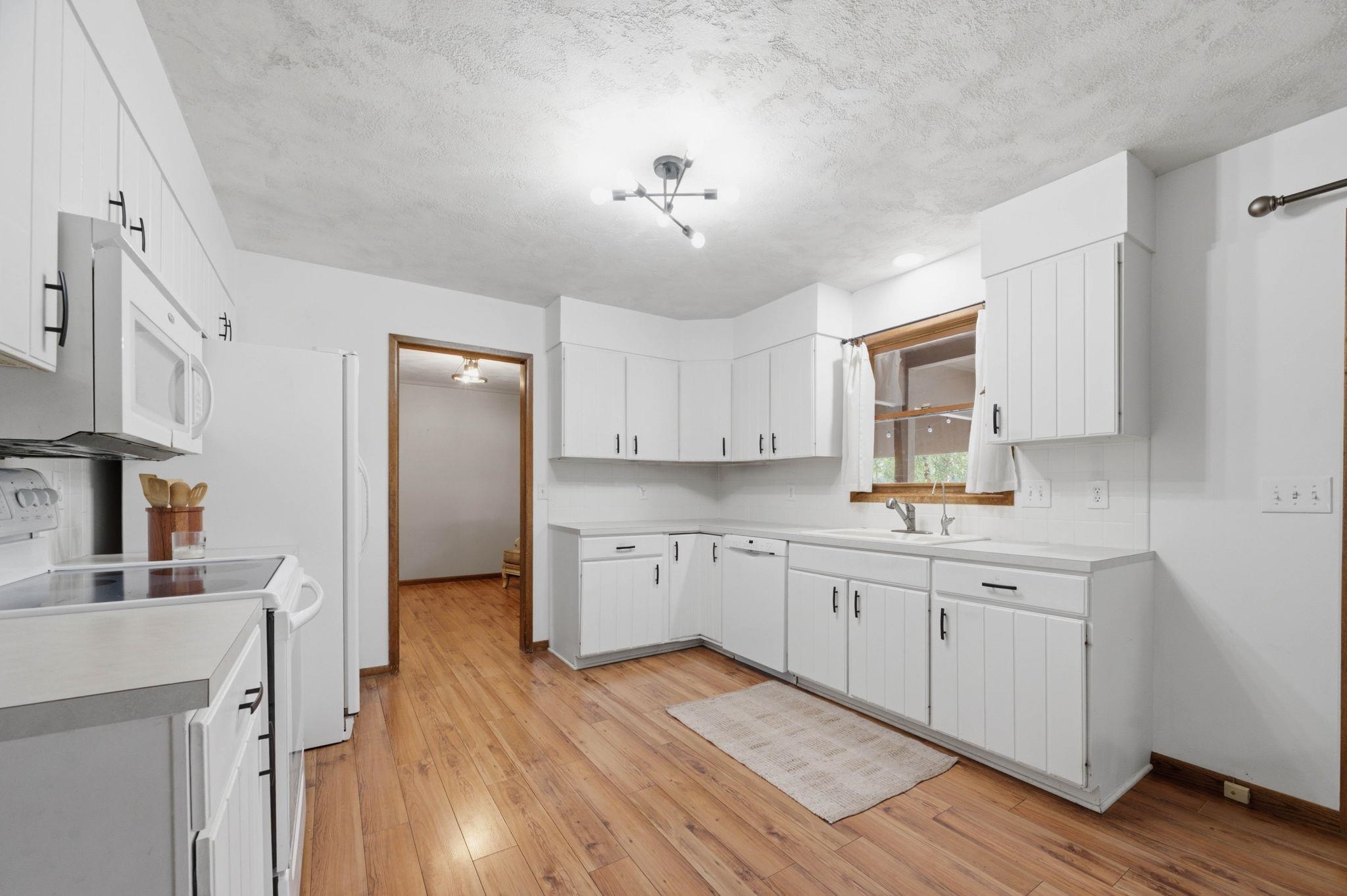 14321 W Taft Property Photo 16
