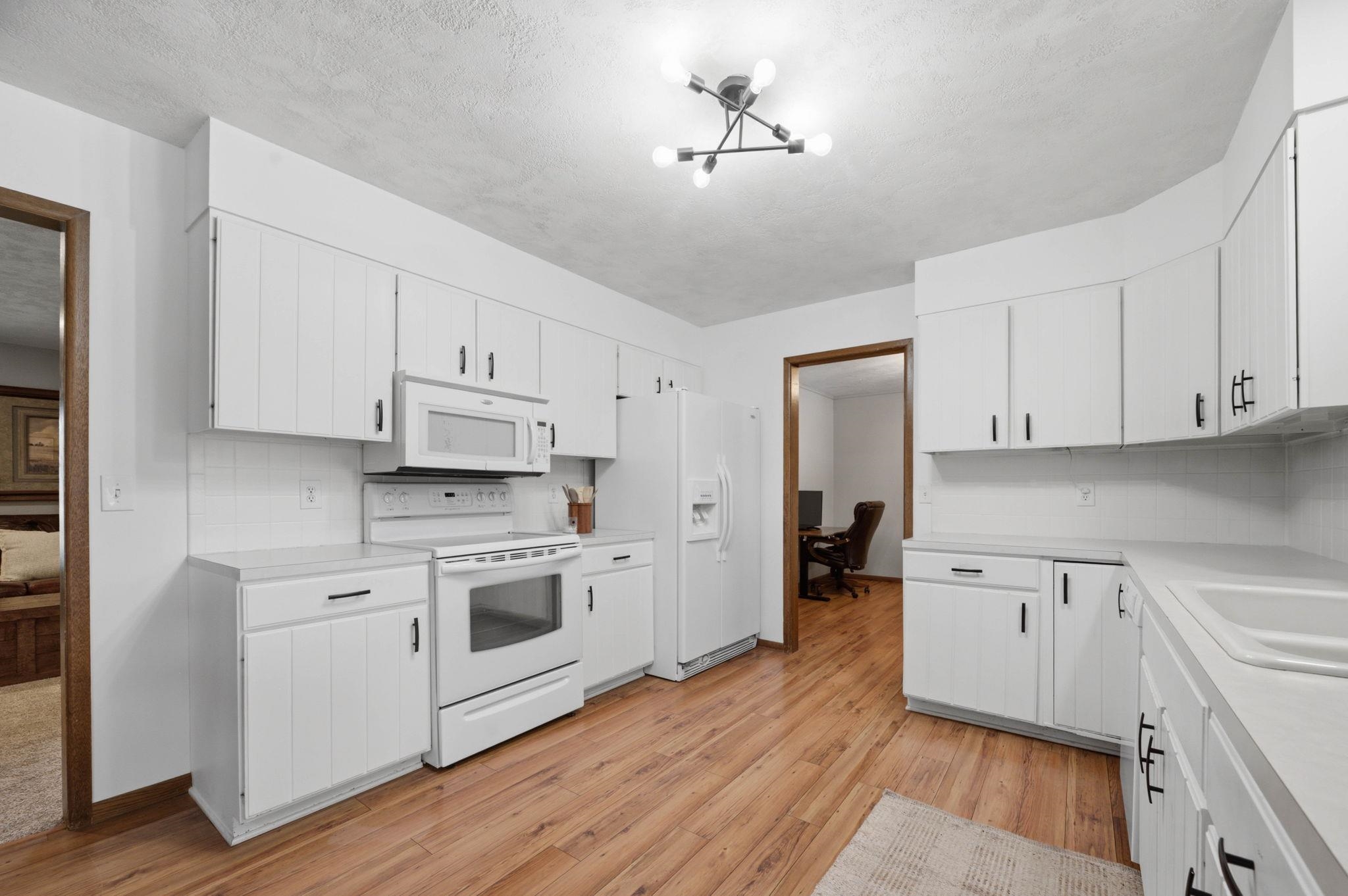 14321 W Taft Property Photo 17